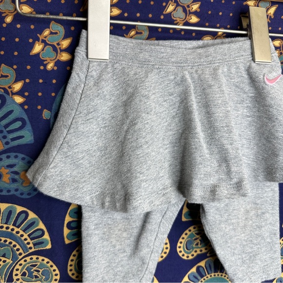 ⭐️5/15$⭐️ Nike skirt/legging set - Picture 2 of 8